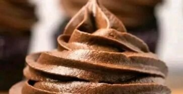 Frosting de crema de mantequilla de chocolate