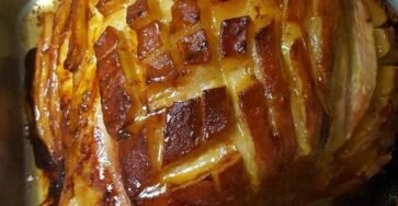 PIERNA DE CERDO EN SALSA DE PIÑA